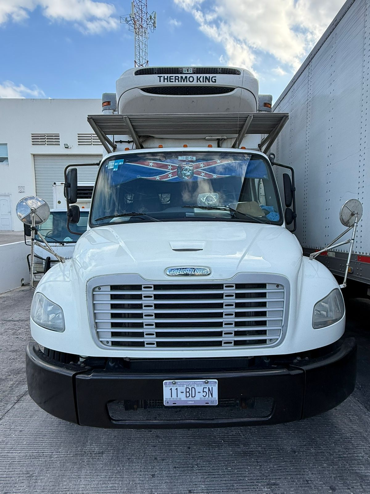 Unidad con equipo de refrigeración Thermo King